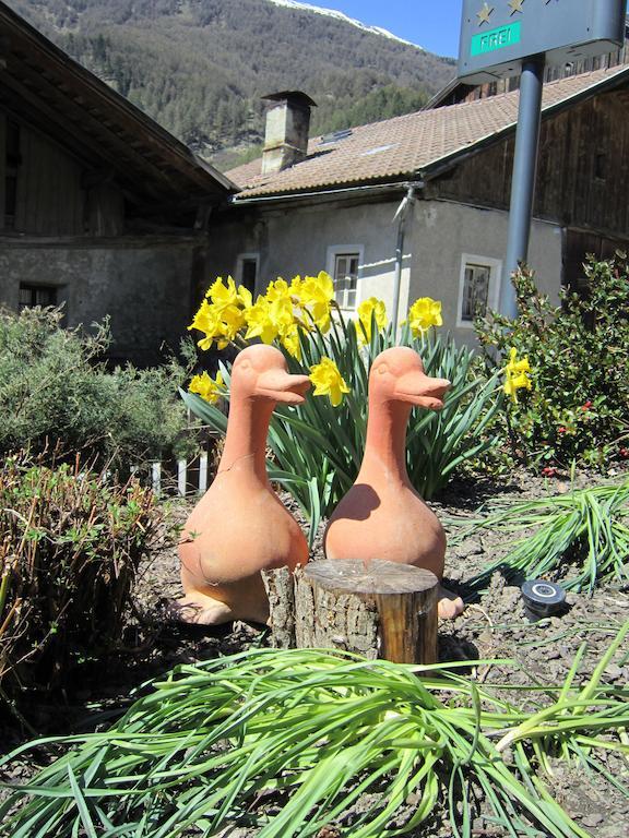 Aparthotel Garni Haus Hubertus Malles Venosta Quarto foto