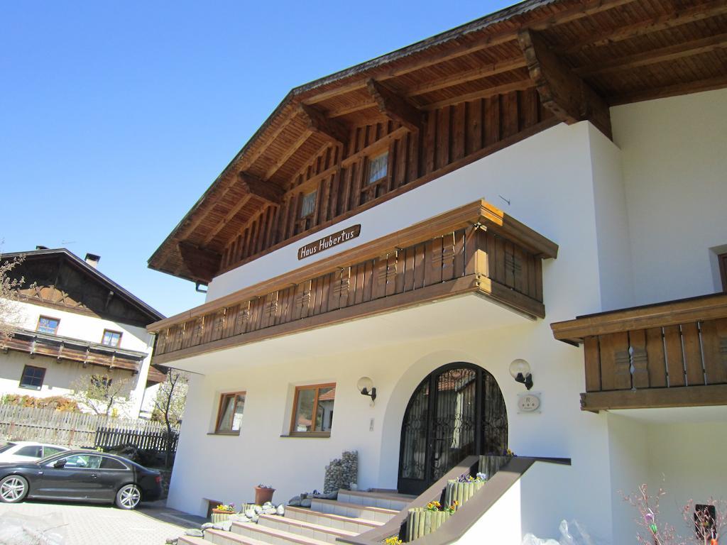 Aparthotel Garni Haus Hubertus Malles Venosta Quarto foto