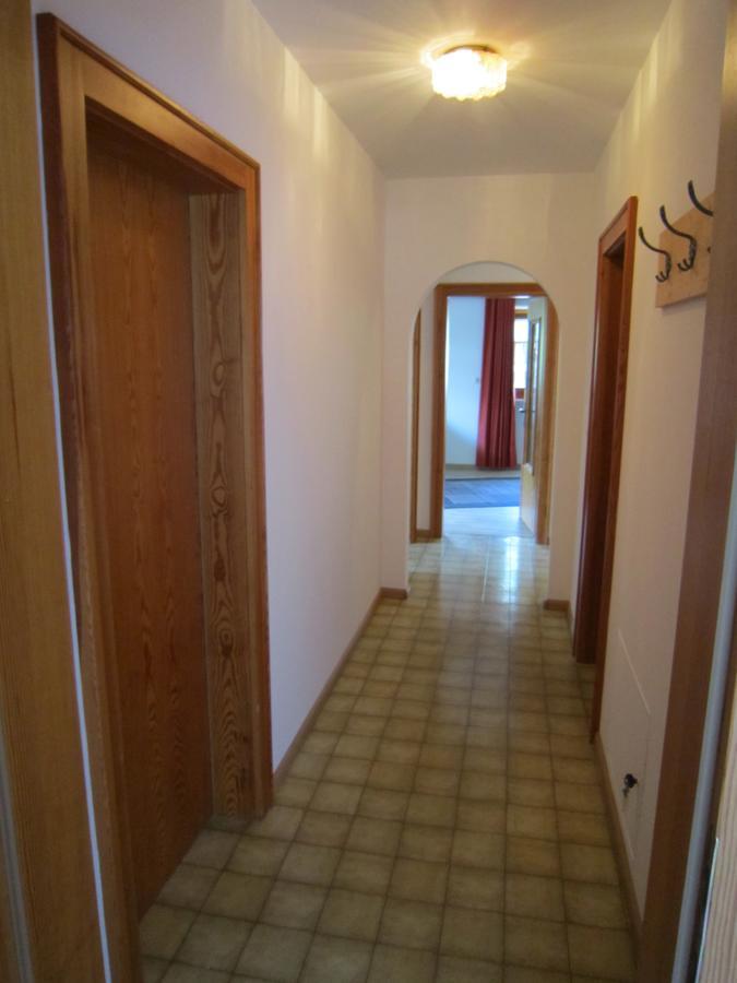 Aparthotel Garni Haus Hubertus Malles Venosta Exterior foto